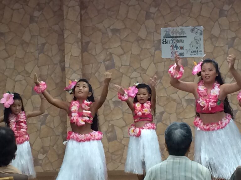 hula（フラ）はハワイ古来の神聖な踊り